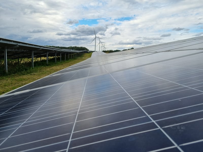 Vihreän siirtymän työkalupakki ja sertifiointiohje kannustavat teollisuusyrityksiä ja -alueita kestävään toimintaan