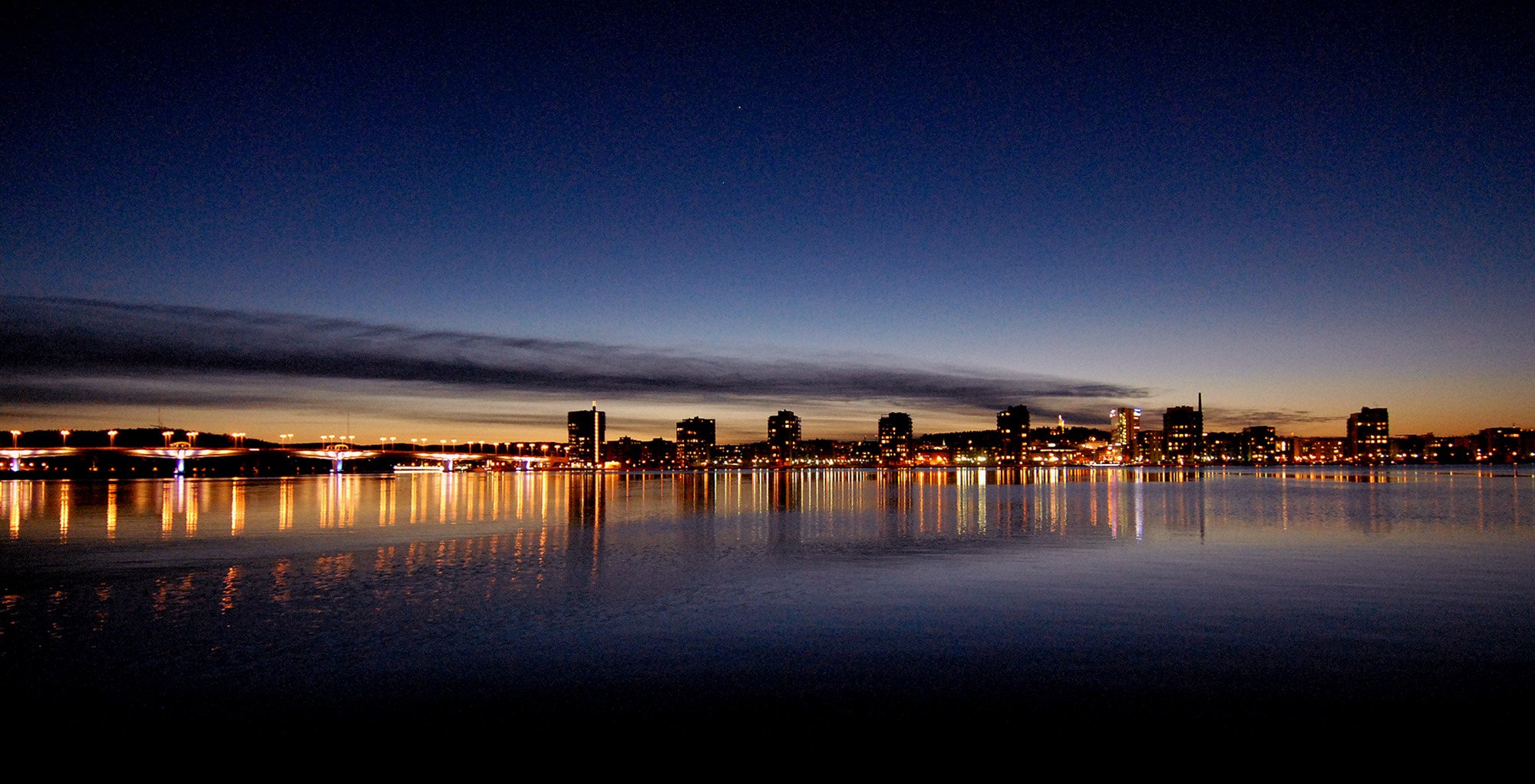 Jyväskylä Jyväsjärveltä_iltakuva_Kalevi Korhonen