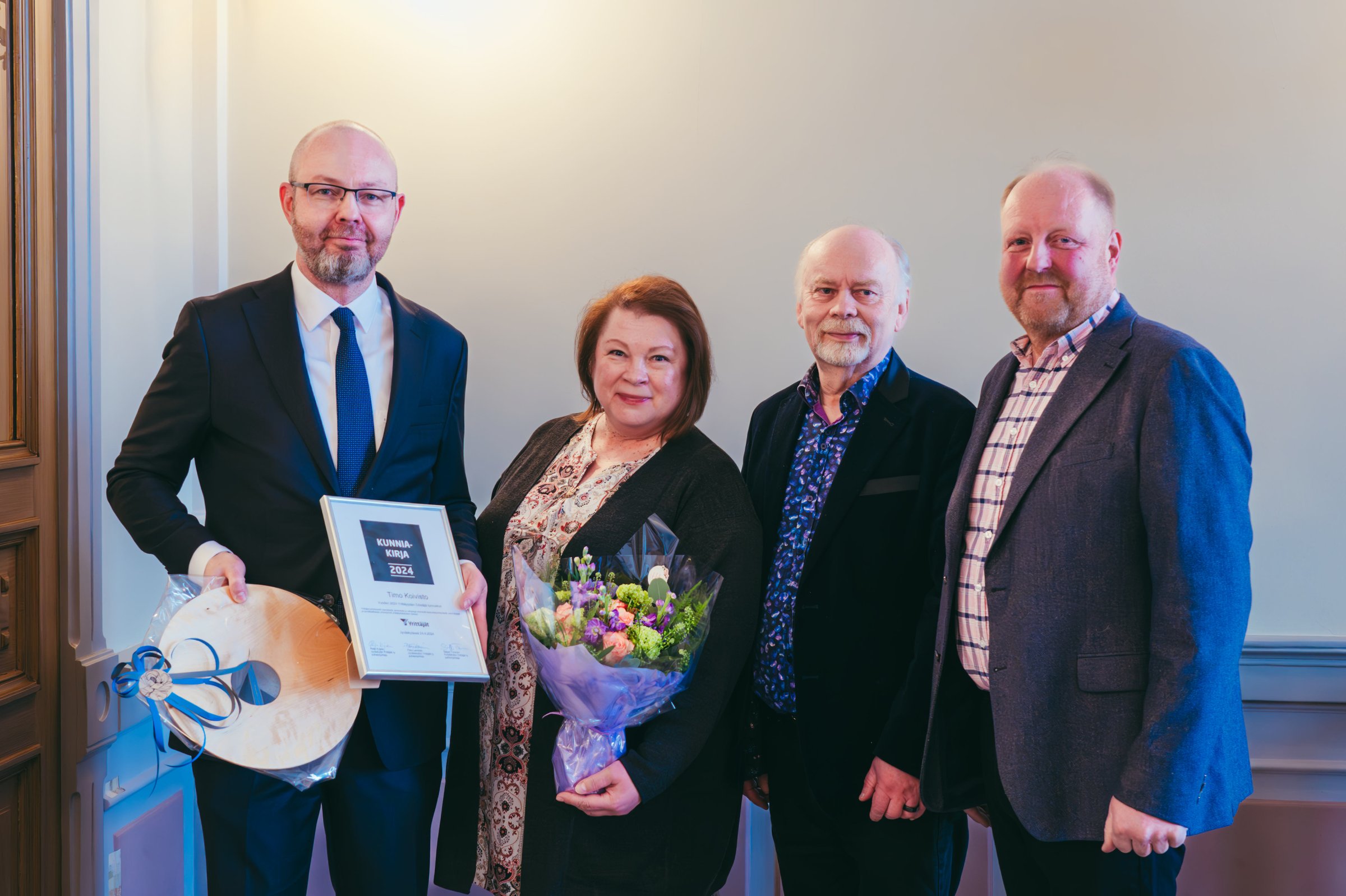 Timo Koivisto and representatives of business organisations