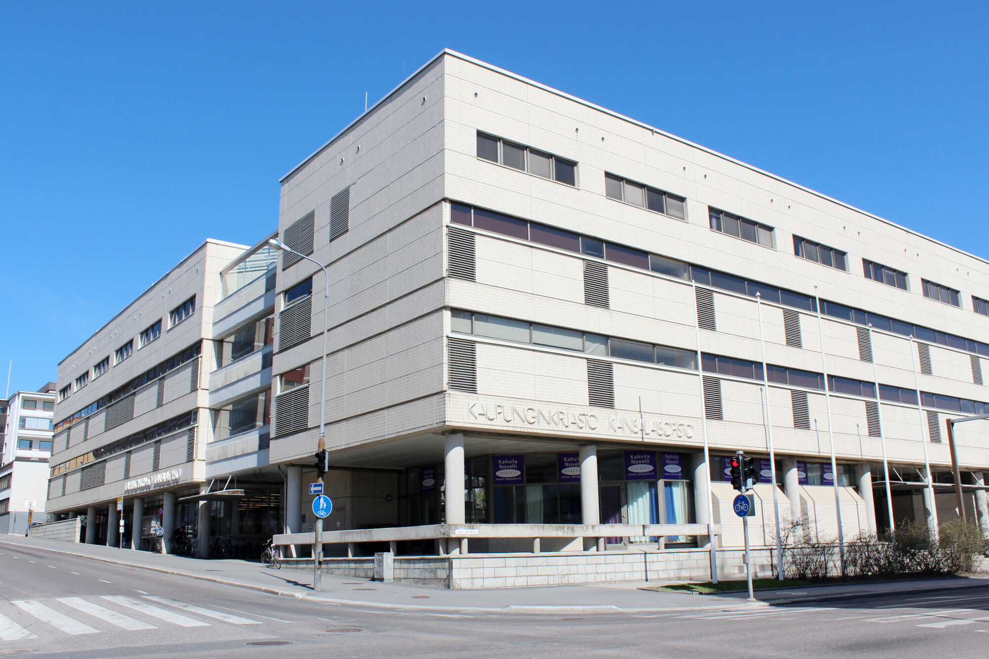 Tilaa luovuudelle, Jyväskylän pääkirjasto-kansalaisopistotalo tullut myyntiin